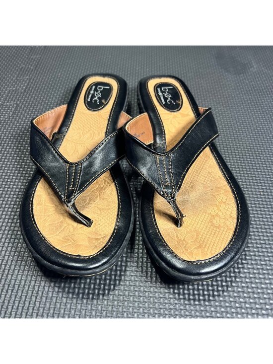 B.O.C Shoes - B.O.C Womens Black Leather Flip Flop Sandals Size M Floral Footbed Casual Comfor